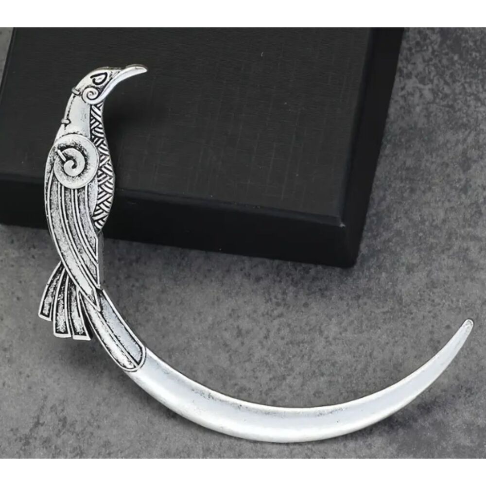 Look at this CRESCENT MOON witchy RAVEN hair stick! Your familiars will love it!